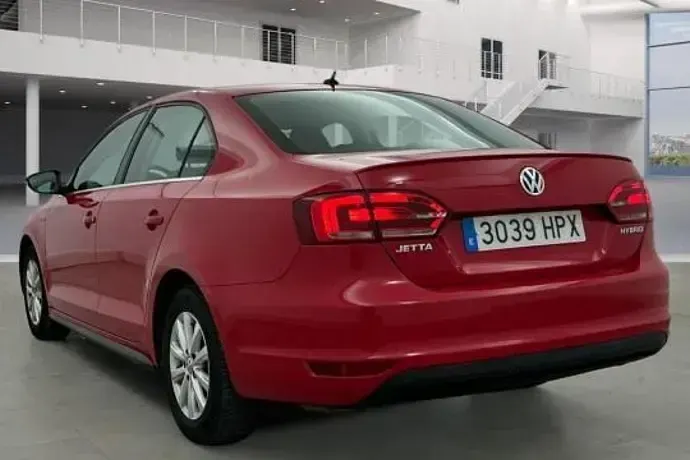 Usado VW Jetta 170 CV (125 kW) 2013 Rojo Berlina