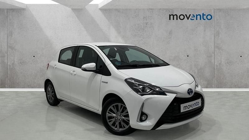 Blanco Usado 2019 Toyota Yaris Hybrid Active Berlina | 12.490 € (Super precio) - Imagen 1/4