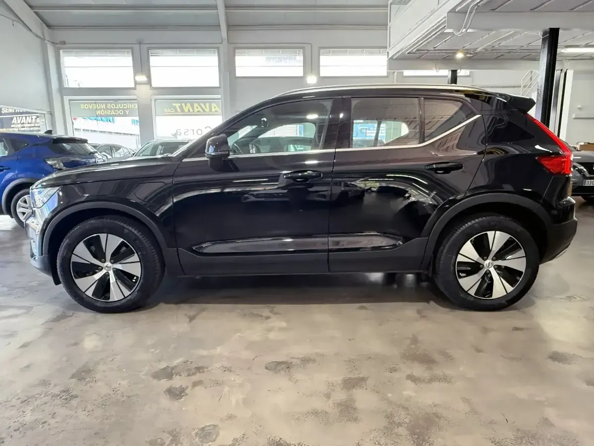 Usado Volvo XC40 Inscription 211 HP (155 kW) 2021 Preto SUV