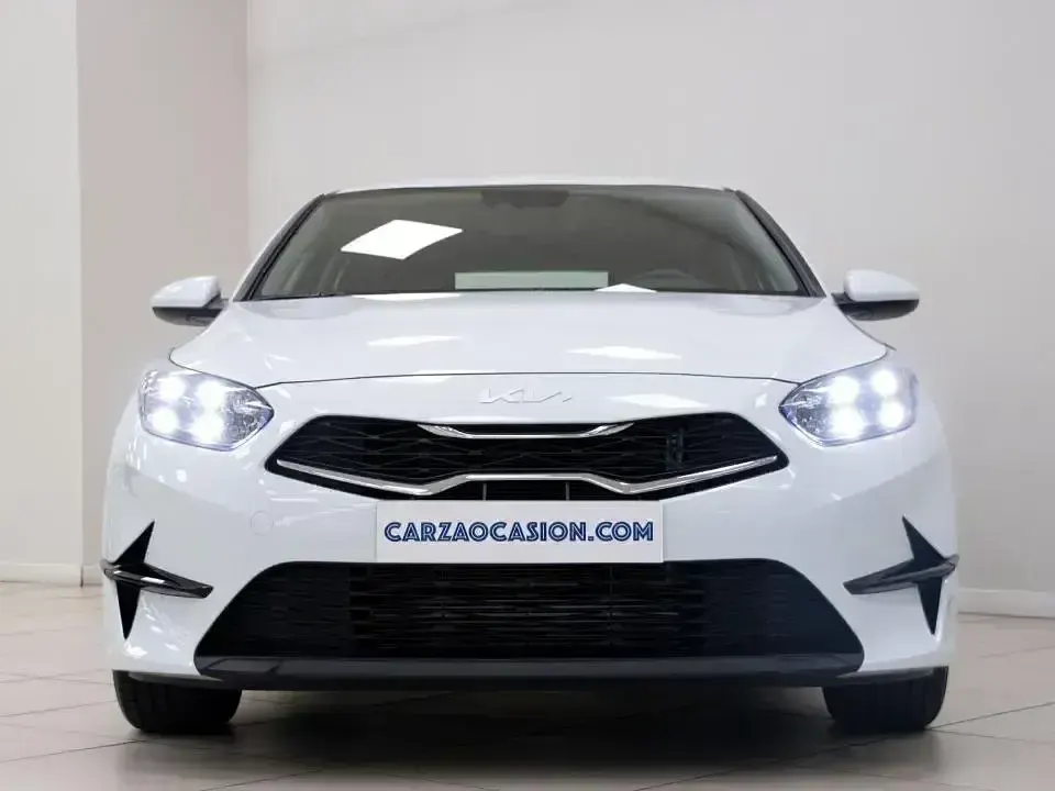Usado Kia Ceed 100 CV (73 kW) 2025 Blanco Utilitario