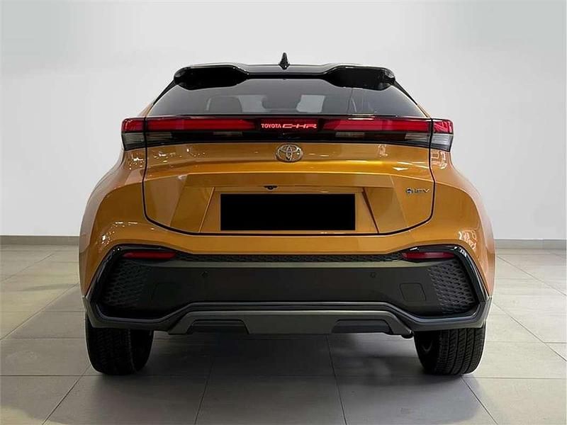 Usado Toyota C-HR 140 CV (102 kW) 2025 SUV