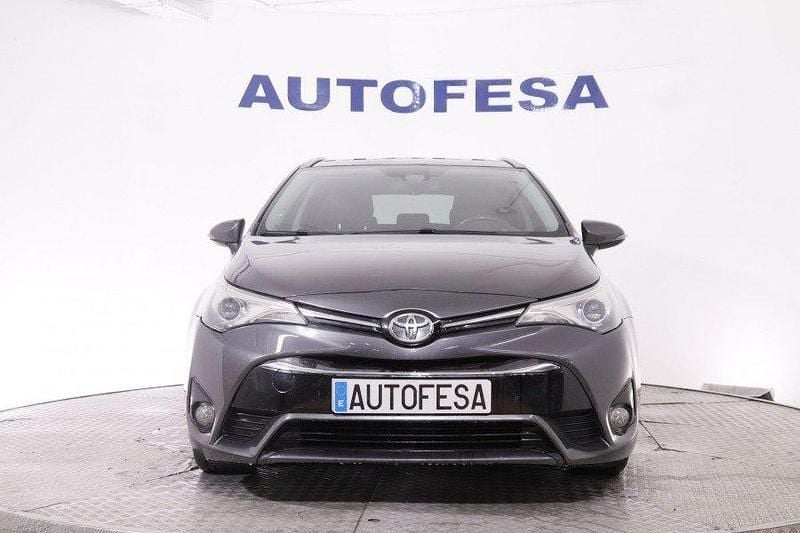 Usado Toyota Avensis Executive 143 CV (105 kW) 2015 Gris Familiar