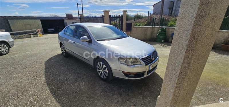 Usado 2009 VW Passat Trendline Berlina | 6000 € (Caro) - Imagen 1/4