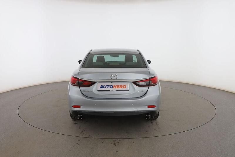 Usado Mazda 6 Luxury 175 CV (128 kW) 2016 Gris Berlina