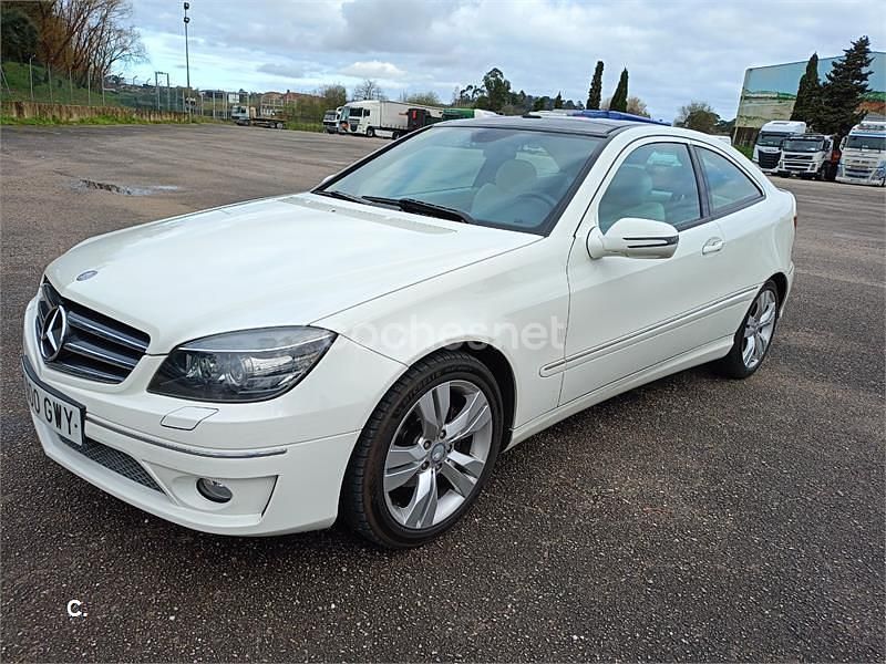 Usado Mercedes CLC200 122 CV (89 kW) 2010 Blanco Utilitario