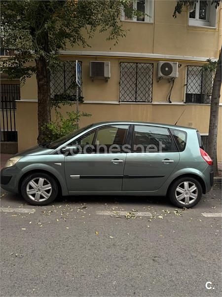 Usado Renault Scénic Authentique 115 CV (84 kW) 2003 Verde Monovolumen
