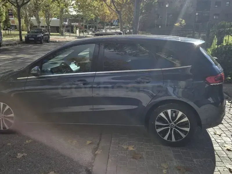 Usado Mercedes B250e 218 CV (160 kW) 2021 Azul Monovolumen