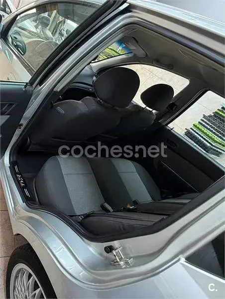 Usado Chevrolet Aveo LS 84 CV (61 kW) 2009 Gris / plata Berlina