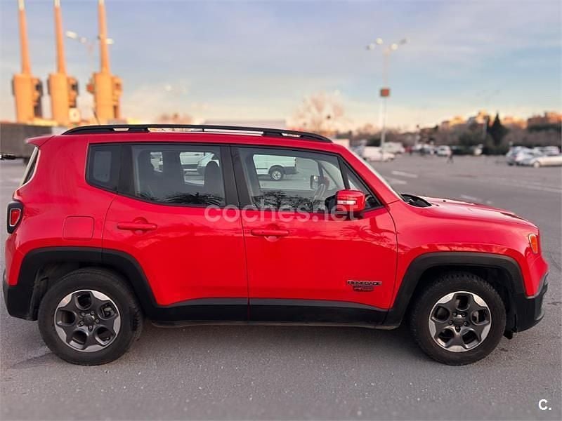 Usado Jeep Renegade Sport 120 CV (88 kW) 2015 Rojo SUV