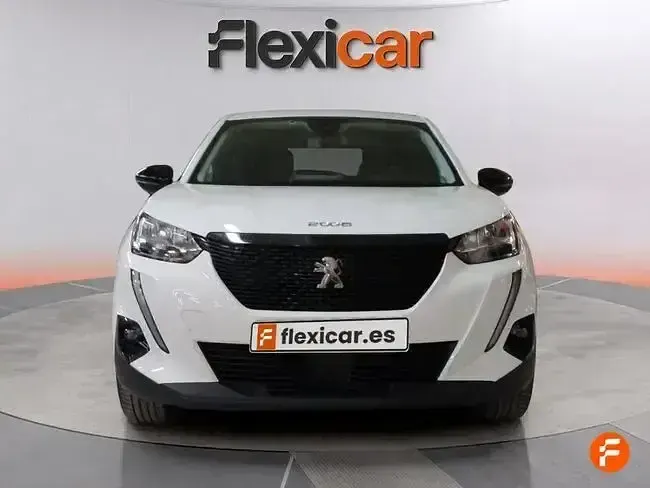 Usado Peugeot 2008 Active 100 CV (73 kW) 2022 Blanco SUV