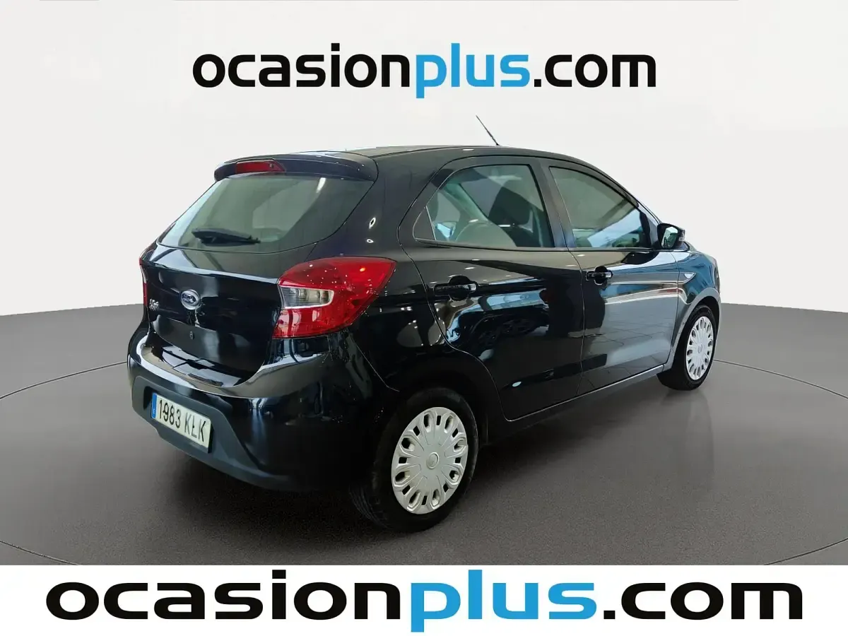 Usado Ford Ka Plus 70 CV (51 kW) 2018 Negro Utilitario