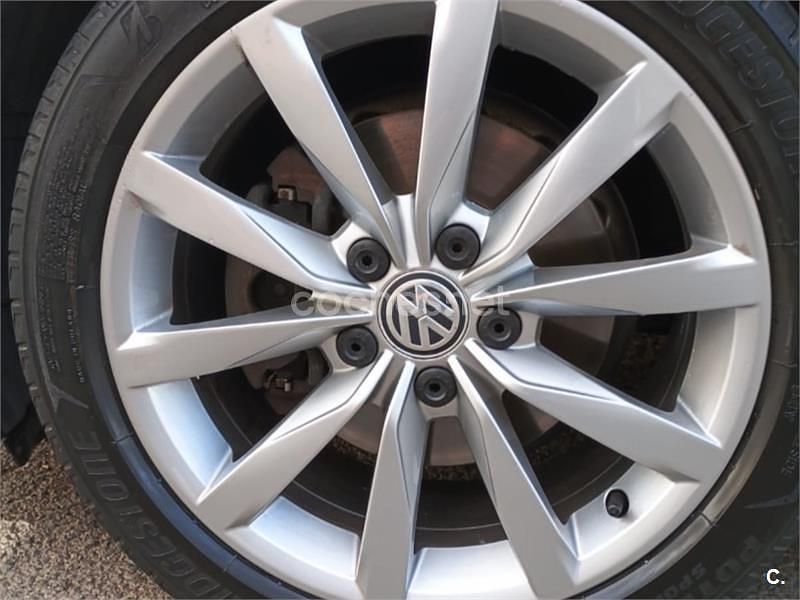 Usado VW Golf Sportsvan Sportline 150 CV (110 kW) 2016 Negro Monovolumen