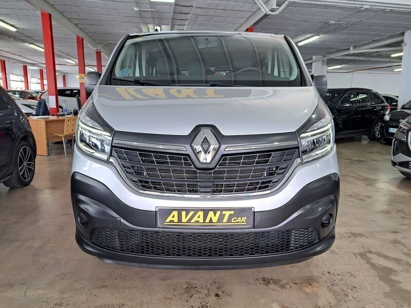 Usado Renault Trafic 110 CV (80 kW) 2021 Blanco Monovolumen