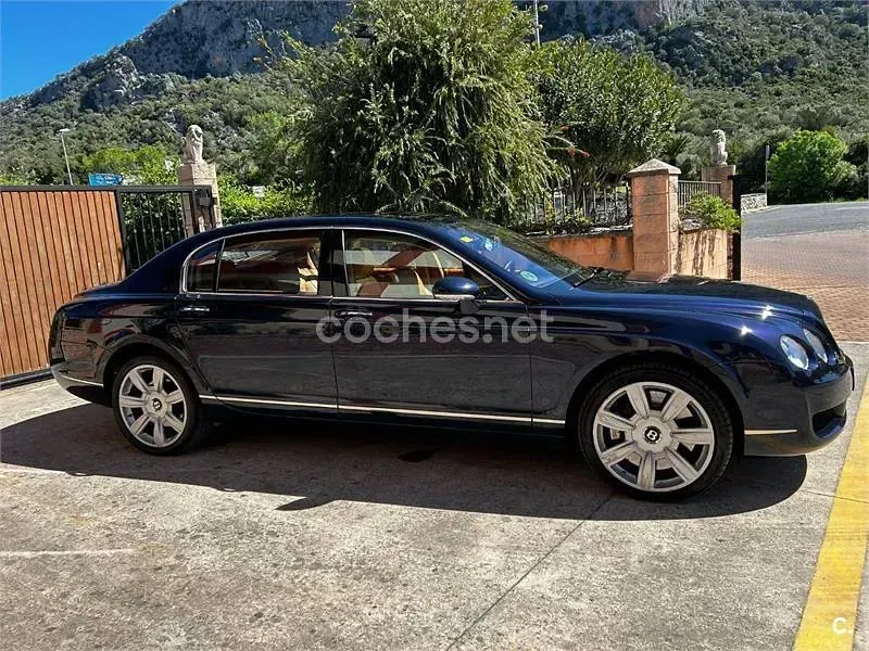 Usado Bentley Continental Flying Spur 552 CV (405 kW) 2007 Azul Berlina