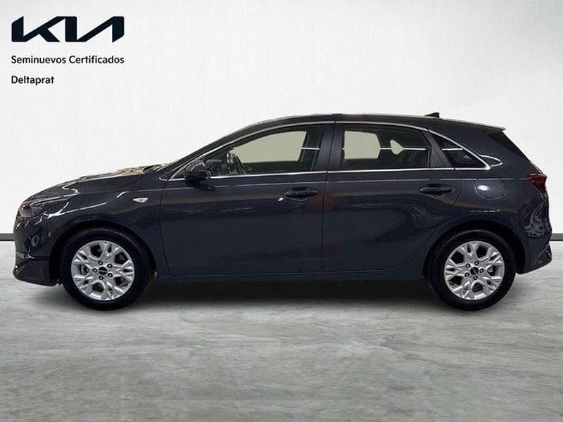 Usado Kia Ceed 120 CV (88 kW) 2023 Negro Utilitario