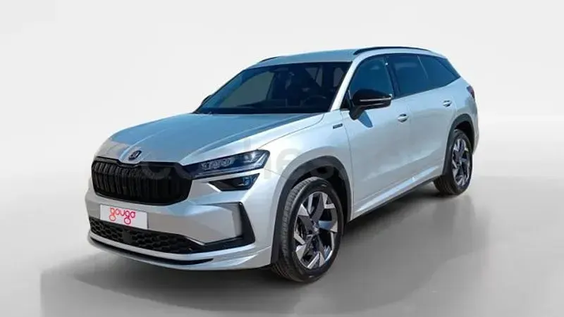 Usado Skoda Kodiaq SportLine 150 CV (110 kW) 2025 Gris / plata SUV