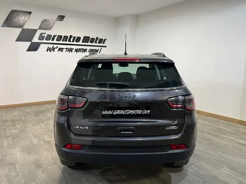 Usado Jeep Compass Longitude 140 CV (102 kW) 2018 Negro SUV