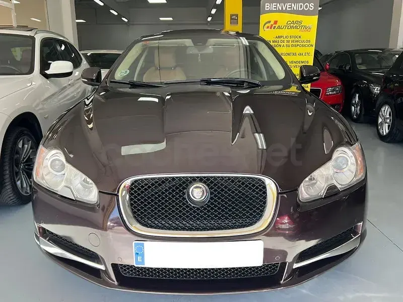 Usado Jaguar XF Premium Luxury 275 CV (202 kW) 2011 Granate Berlina