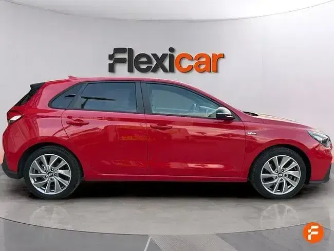 Usado Hyundai i30 N Line 120 CV (88 kW) 2019 Rojo Berlina