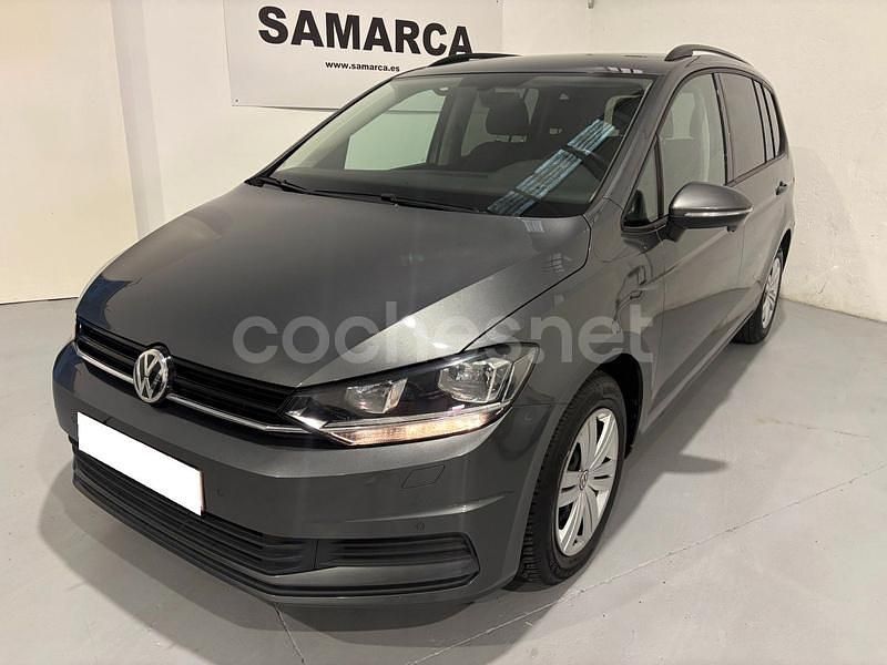 Gris Usado 2020 VW Touran Advance Monovolumen | 23.500 € (Un poco caro) - Imagen 1/4
