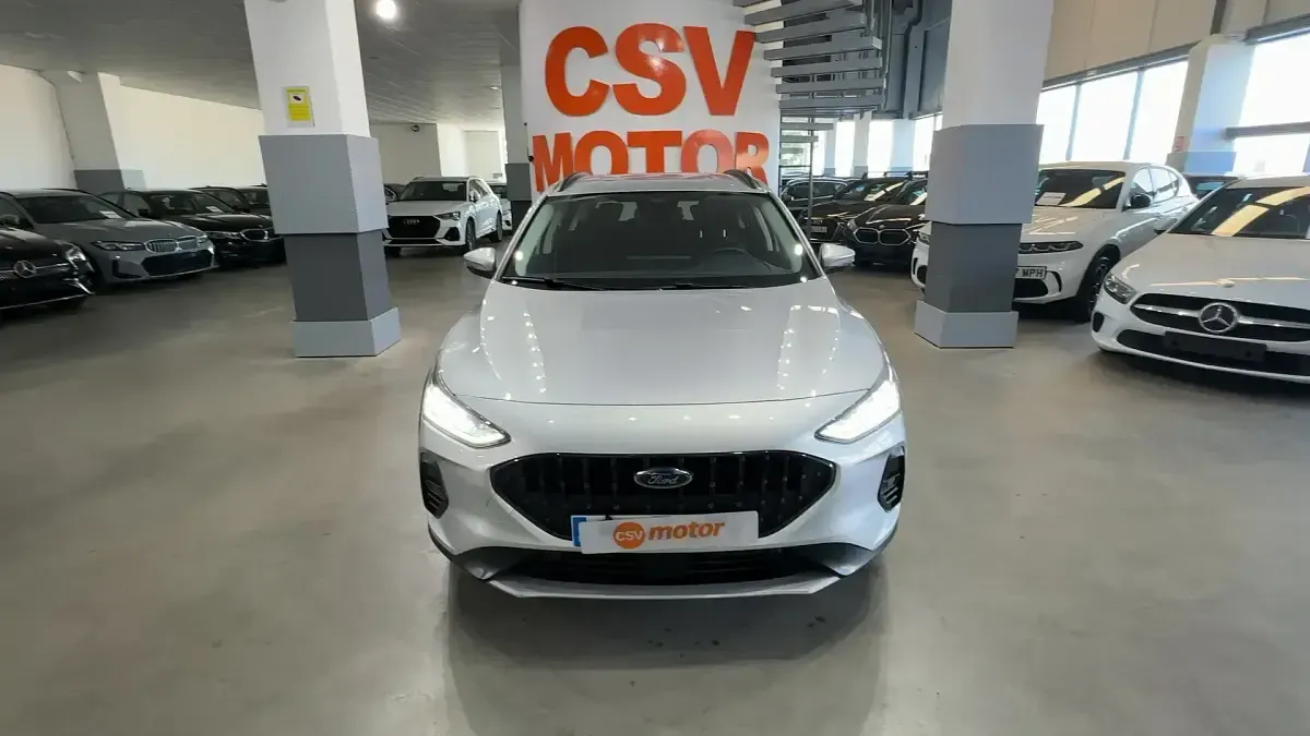 Usado Ford Focus Active 125 CV (91 kW) 2024 Gris Utilitario