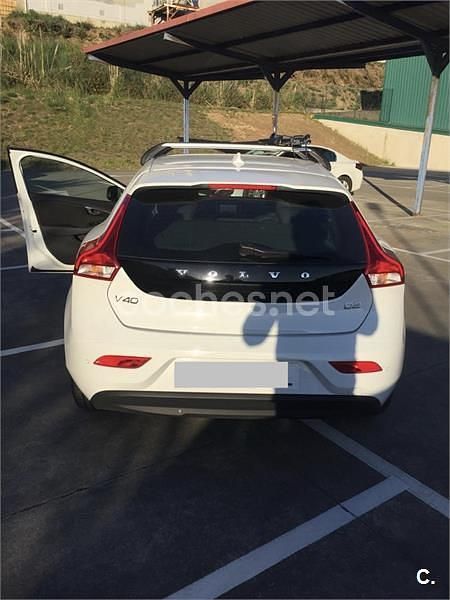 Blanco Usado 2017 Volvo V40 Momentum Berlina | 14.500 € (Precio justo) - Imagen 1/3