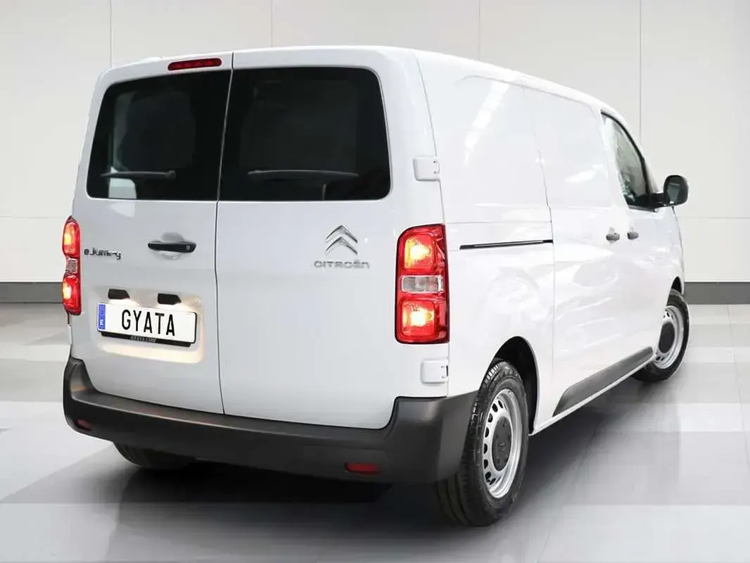 Usado Citroën Jumpy 100 kW (136 CV) 2023 Blanco Monovolumen
