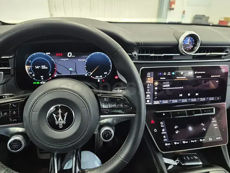 Usado Maserati Grecale GT 300 CV (220 kW) 2024 Negro SUV