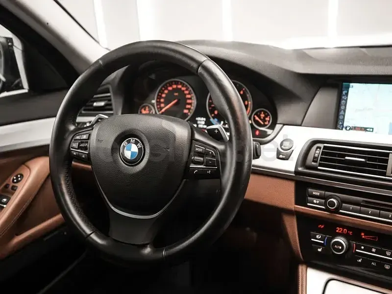 Usado BMW 530 Comfort Edition 258 CV (189 kW) 2012 Azul Berlina