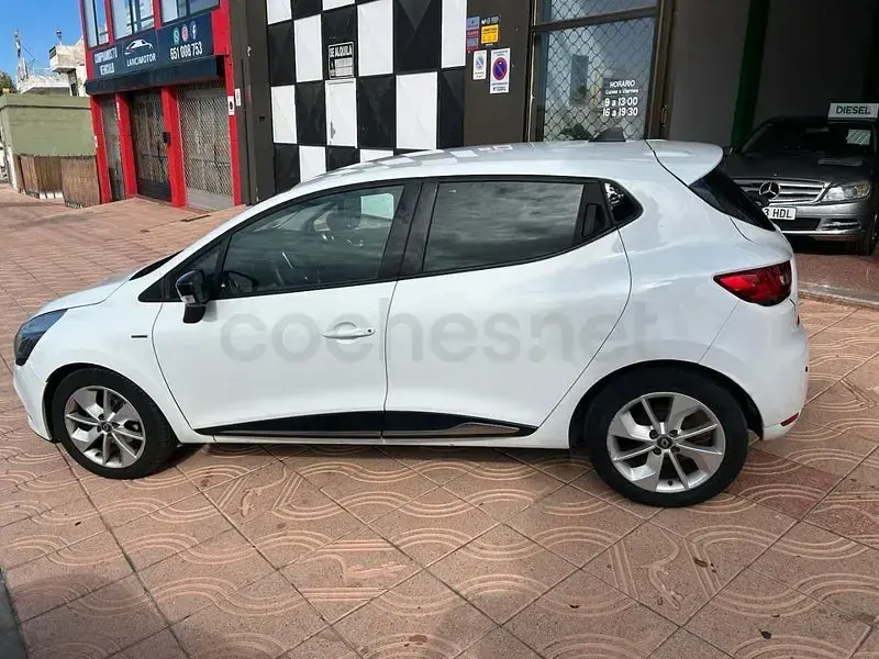 Usado Renault Clio IV Life 75 CV (55 kW) 2018 Blanco Berlina
