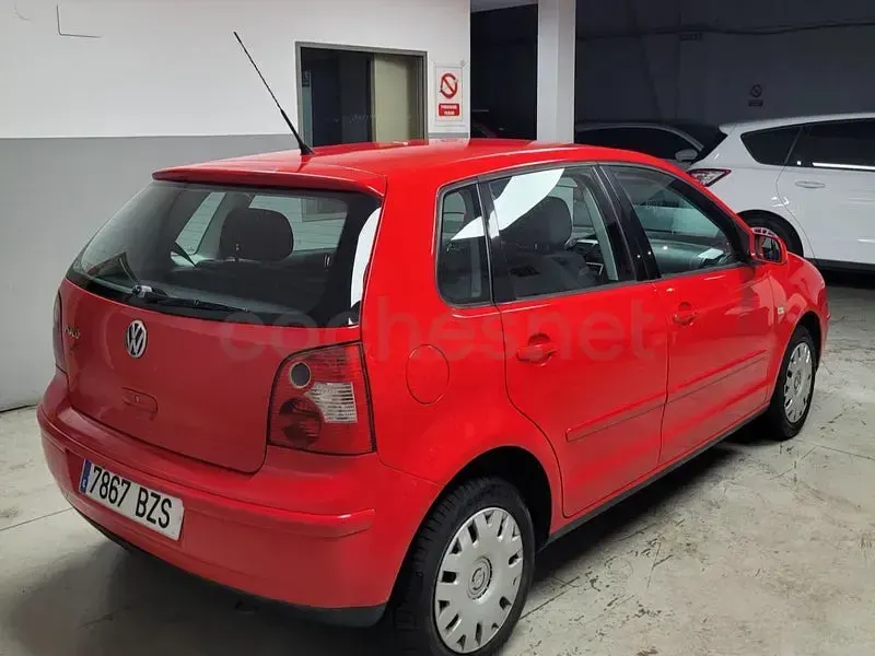 Usado VW Polo Trendline 75 CV (55 kW) 2002 Rojo Berlina