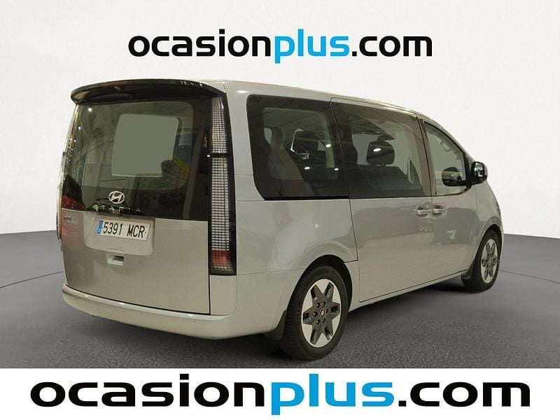 Usado Hyundai Staria 177 CV (130 kW) 2022 Gris plata Monovolumen