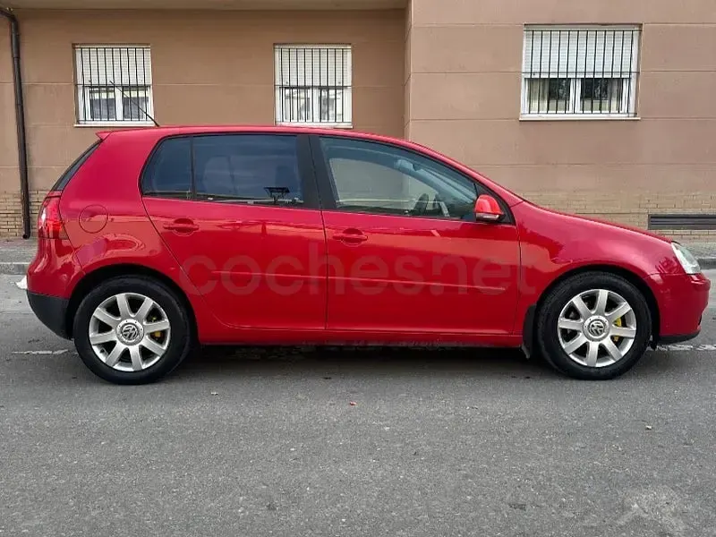 Usado VW Golf IV Highline 140 CV (102 kW) 2006 Rojo Berlina