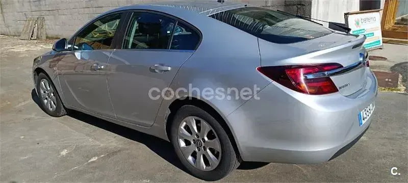 Usado Opel Insignia Business 120 CV (88 kW) 2016 Gris / plata Berlina