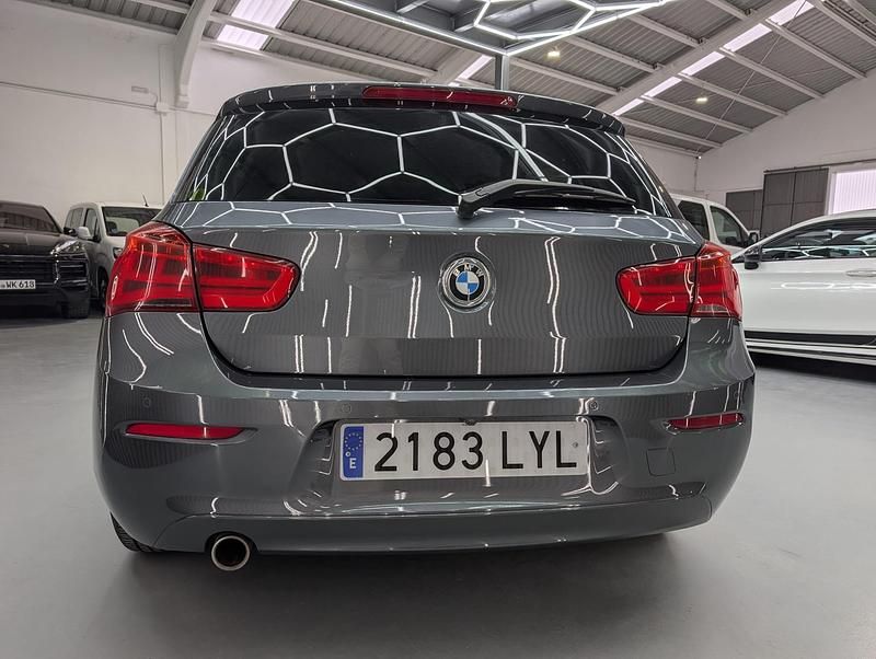 Usado BMW 118 150 CV (110 kW) 2019 Gris Utilitario