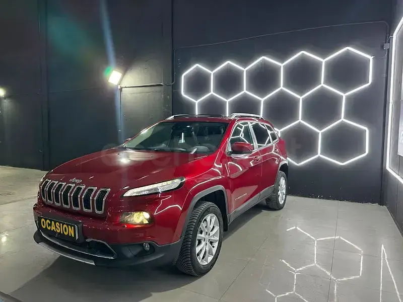 Usado Jeep Cherokee Night Eagle 200 CV (147 kW) 2016 Granate SUV