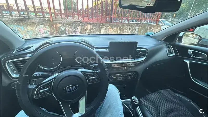 Usado Kia Ceed 136 CV (100 kW) 2019 Blanco Utilitario