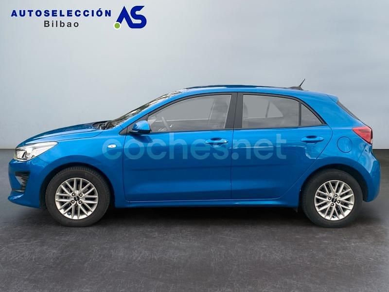 Usado Kia Rio 84 CV (61 kW) 2022 Azul Berlina