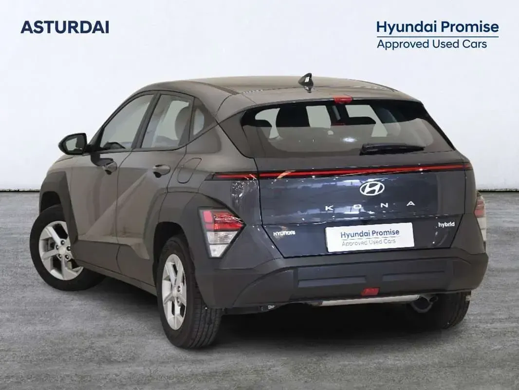 Usado Hyundai Kona 129 CV (94 kW) 2025 Gris SUV