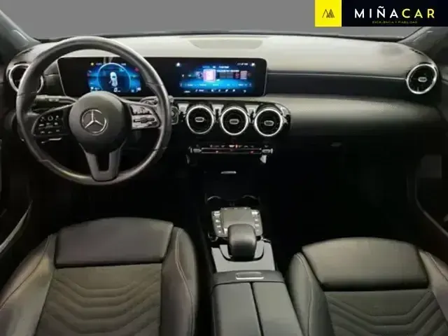 Käytetty Mercedes A180 116 HP (85 kW) 2020 Sininen Sedan