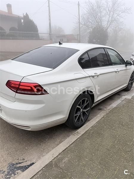 Usado VW Passat Advance 120 CV (88 kW) 2015 Blanco Berlina