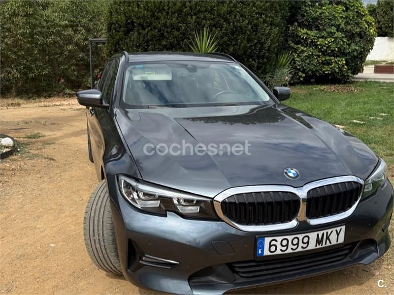 Gris / plata Usado 2020 BMW 318 Familiar | 24.950 € (Un poco caro) - Imagen 1/4
