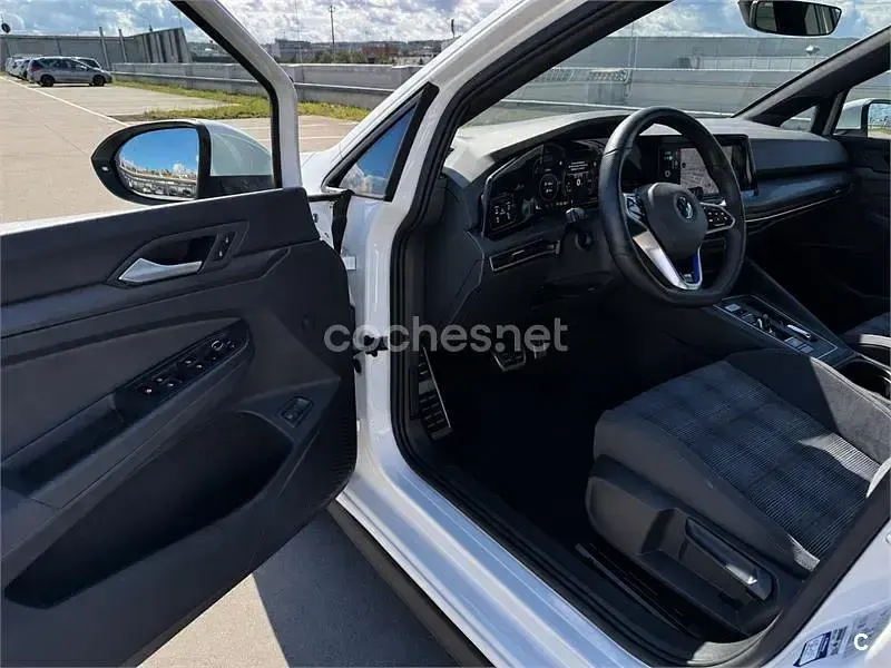 Usado VW Golf VIII GTE 245 CV (180 kW) 2022 Blanco Berlina