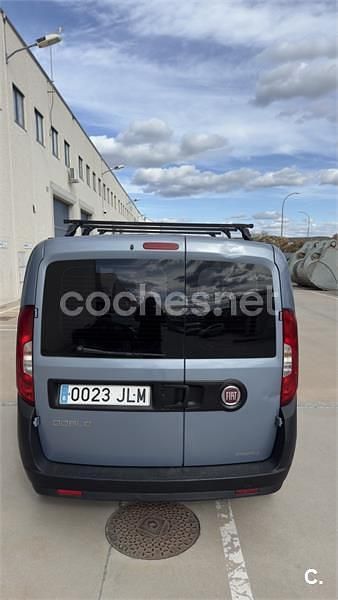 Usado Fiat Doblò Dynamic 90 CV (66 kW) 2016 Azul Monovolumen