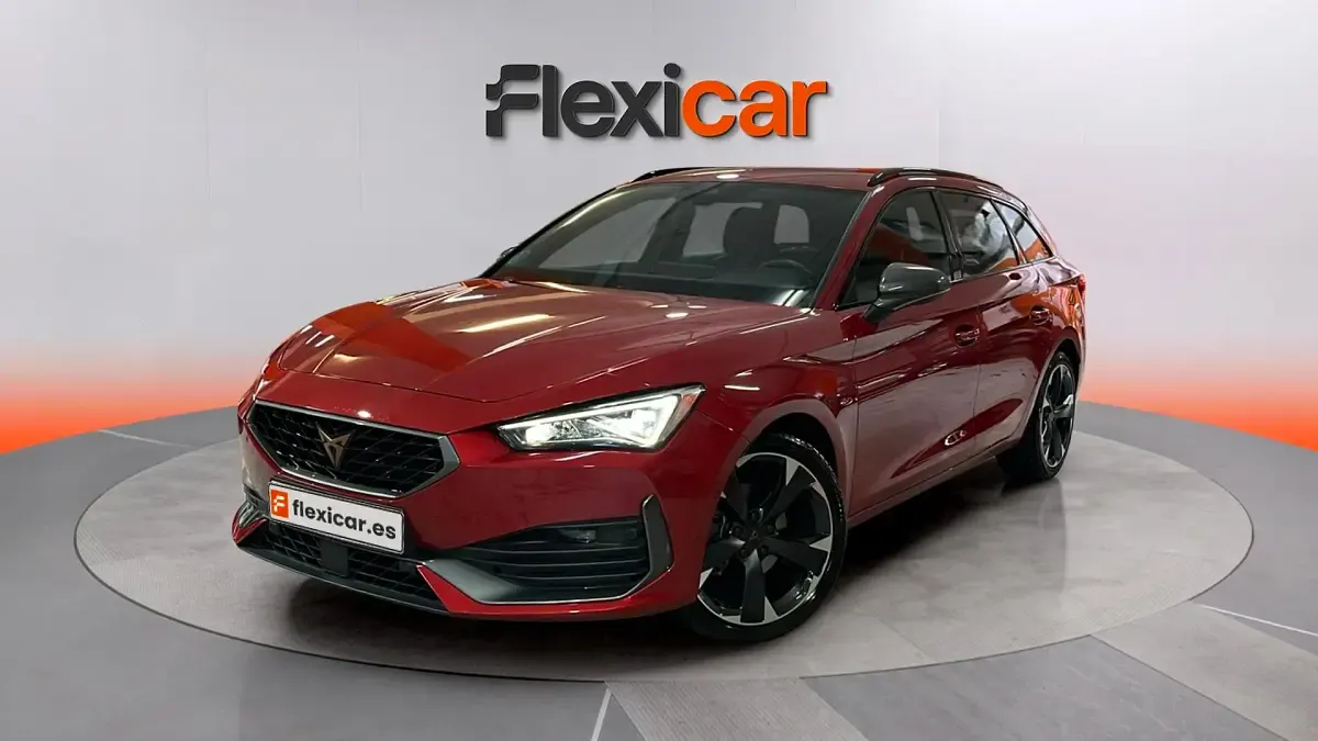 Usado Cupra Leon 150 CV (110 kW) 2023 Rojo Familiar