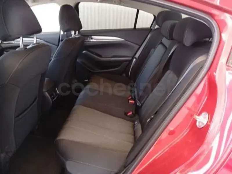 Usado Mazda 6 Exclusive-Line 165 CV (121 kW) 2023 Rojo Berlina