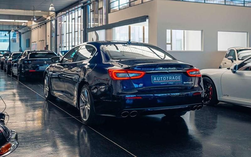 Usado Maserati Quattroporte 410 CV (301 kW) 2016 Azul Berlina