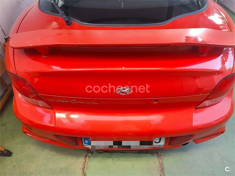 Usado Hyundai Coupé 105 CV (77 kW) 2001 Rojo Coupe