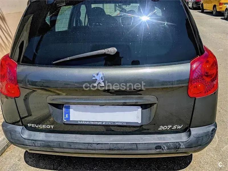 Usado Peugeot 207 75 CV (55 kW) 2009 Gris / plata Familiar