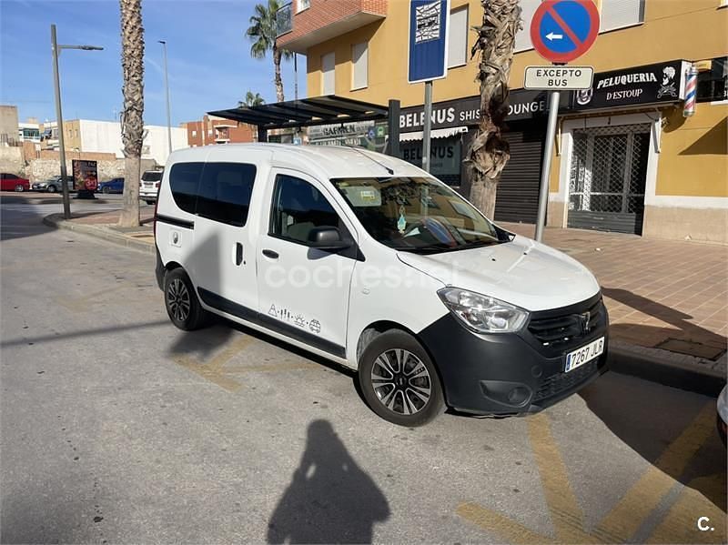 Blanco Usado 2016 Dacia Dokker Monovolumen | 7950 € (Un poco caro) - Imagen 1/4